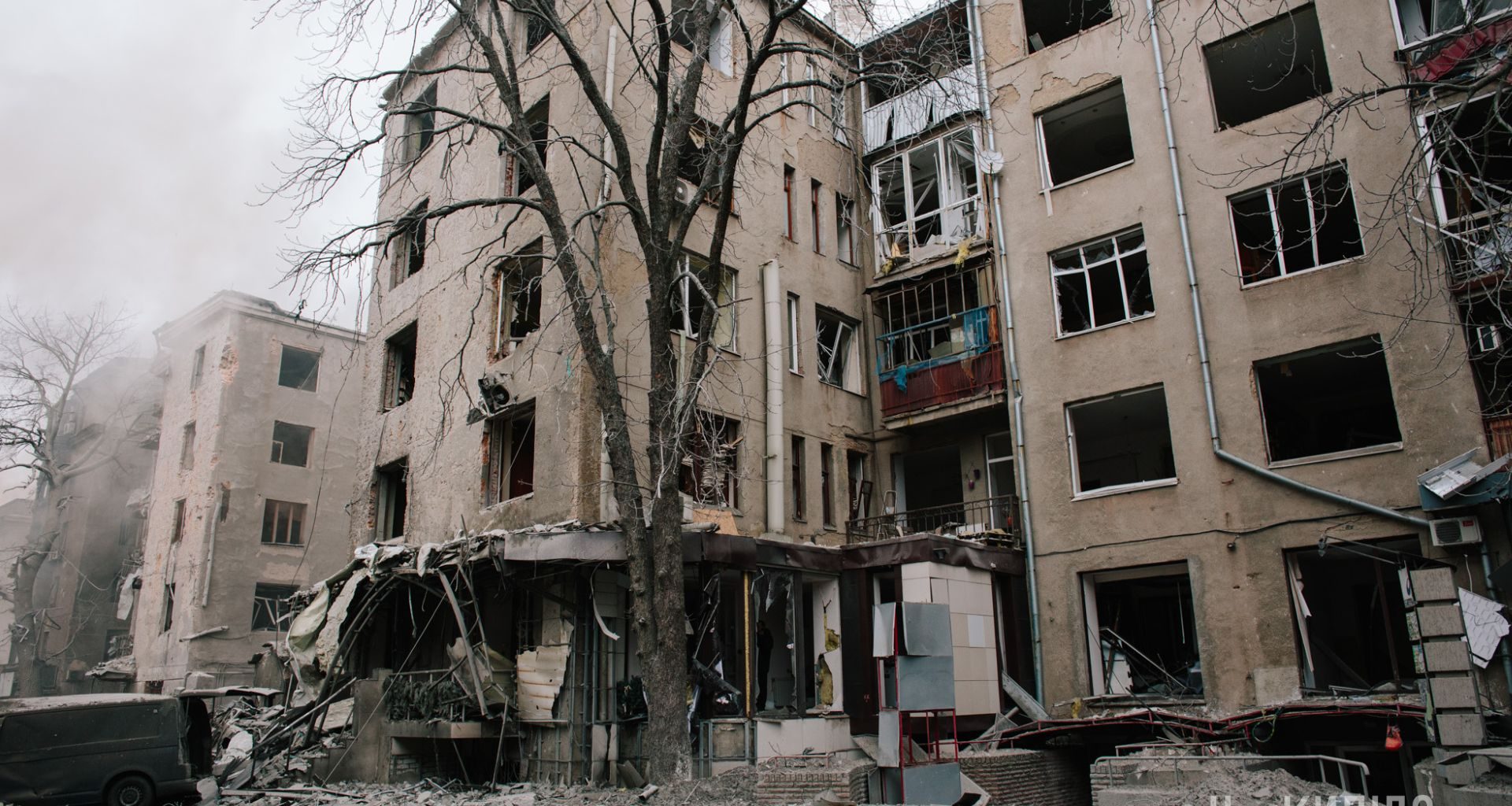 Руйнування після російського обстрілу Харкова 2 січня 2026 року