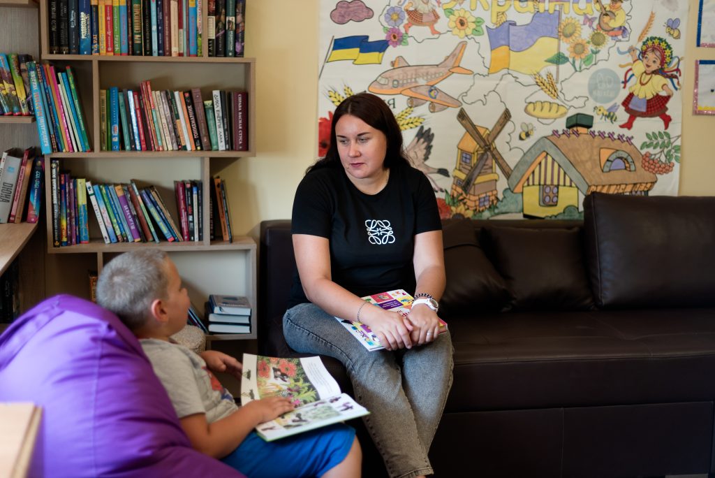 Безпечний простір, де можна знову бути дитиною: як підтримка Євросоюзу допомагає українським дітям зцілюватися 2