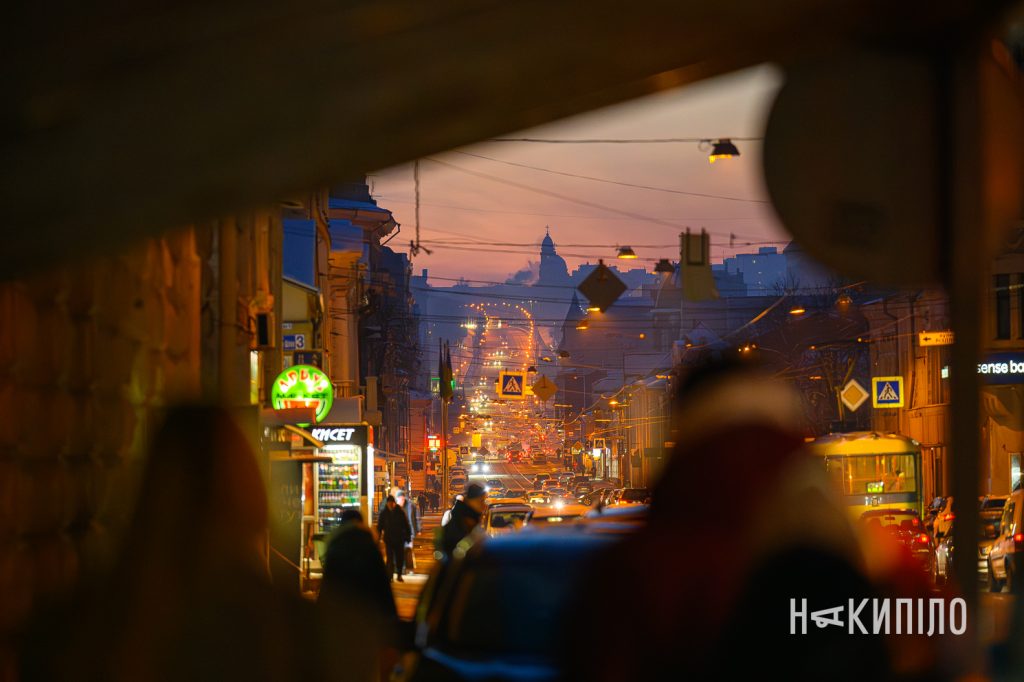 Вечірній святковий Харків — який він? Фоторепортаж 7 Вулиця полтавський шлях, Харків, полтавський шлях,січень 2025 фото: Лептуга Ігор