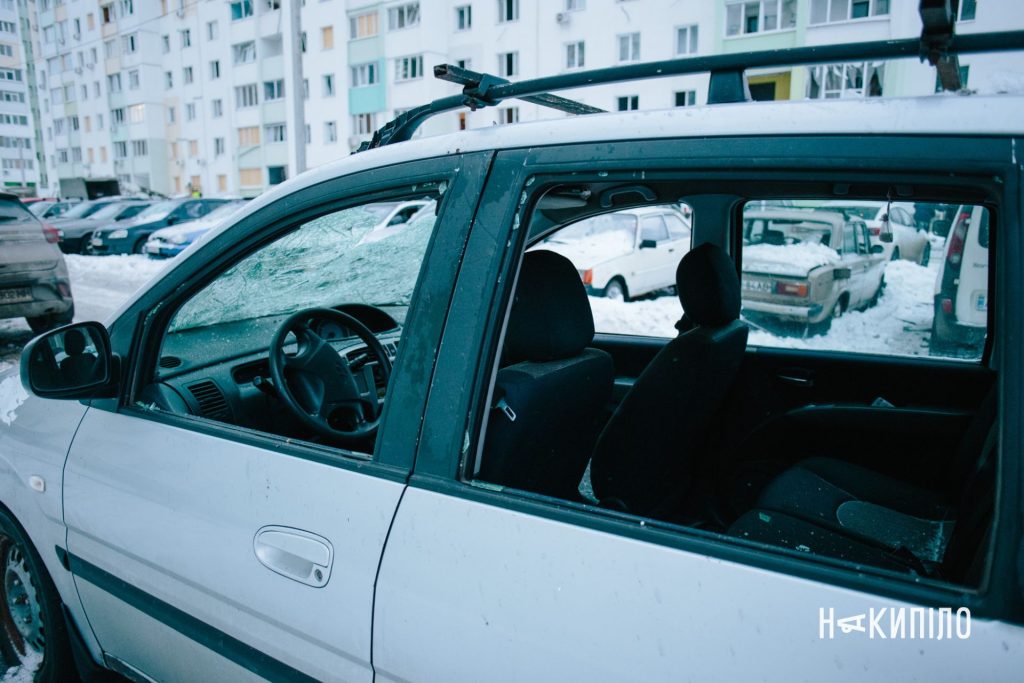 20 дронів і ракета: наслідки ударів по Харкову 11 автівка з вибитим склом