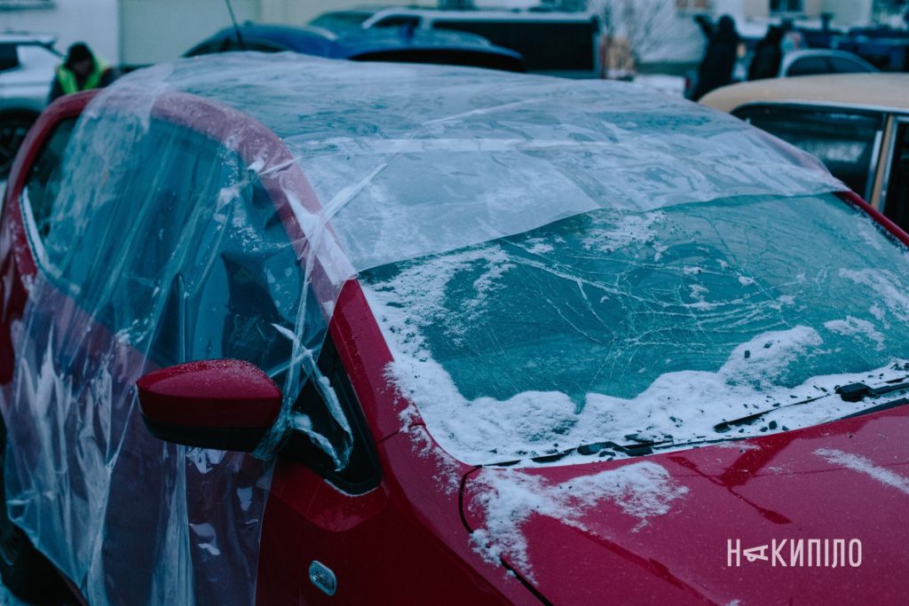 20 дронів і ракета: наслідки ударів по Харкову 15 машина, бите скло після обстрілу