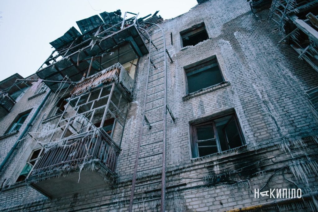 20 дронів і ракета: наслідки ударів по Харкову 6 Будинок з вибитими вікнами через обстріл