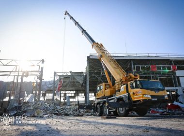 Пошкоджений термінал «Нової пошти» під Харковом