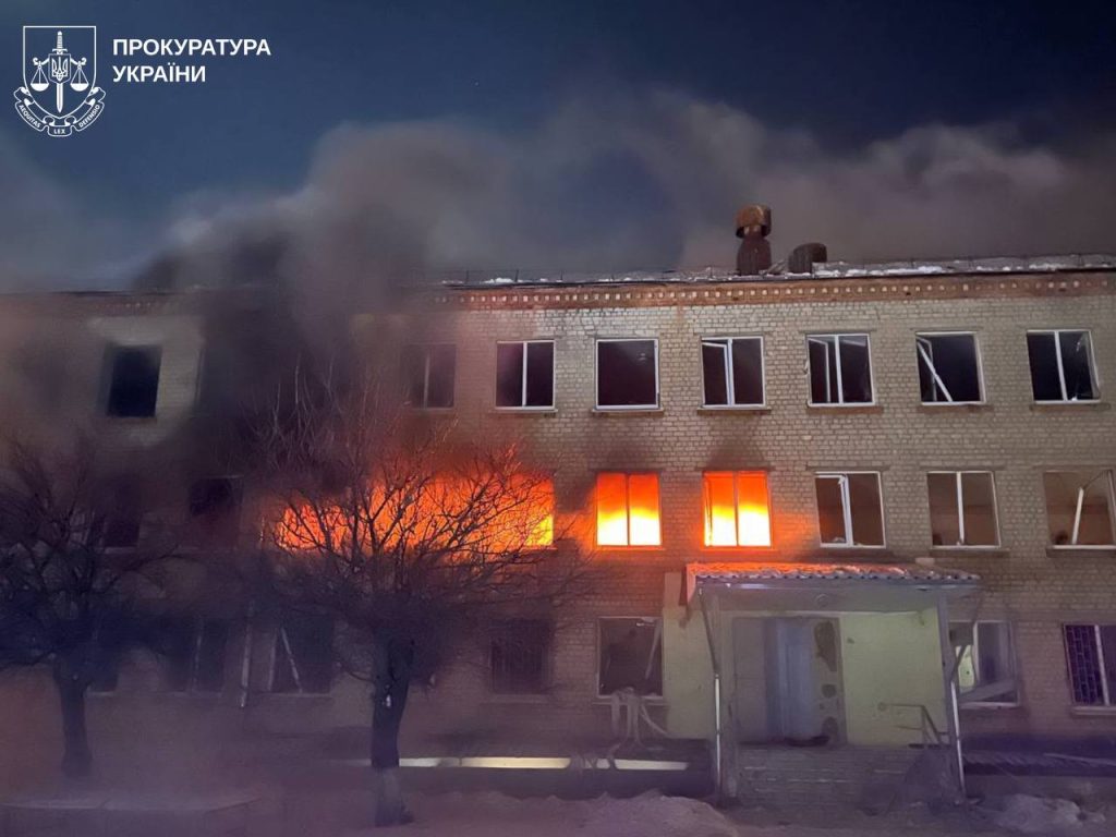 У Харкові від обстрілу постраждали працівники навчального закладу 1