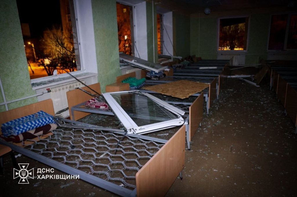 Майже 20 будинків пошкоджені в Харкові через російську атаку ввечері 26 січня 3 Пошкоджений російським ударом навчальний заклад у Харкові