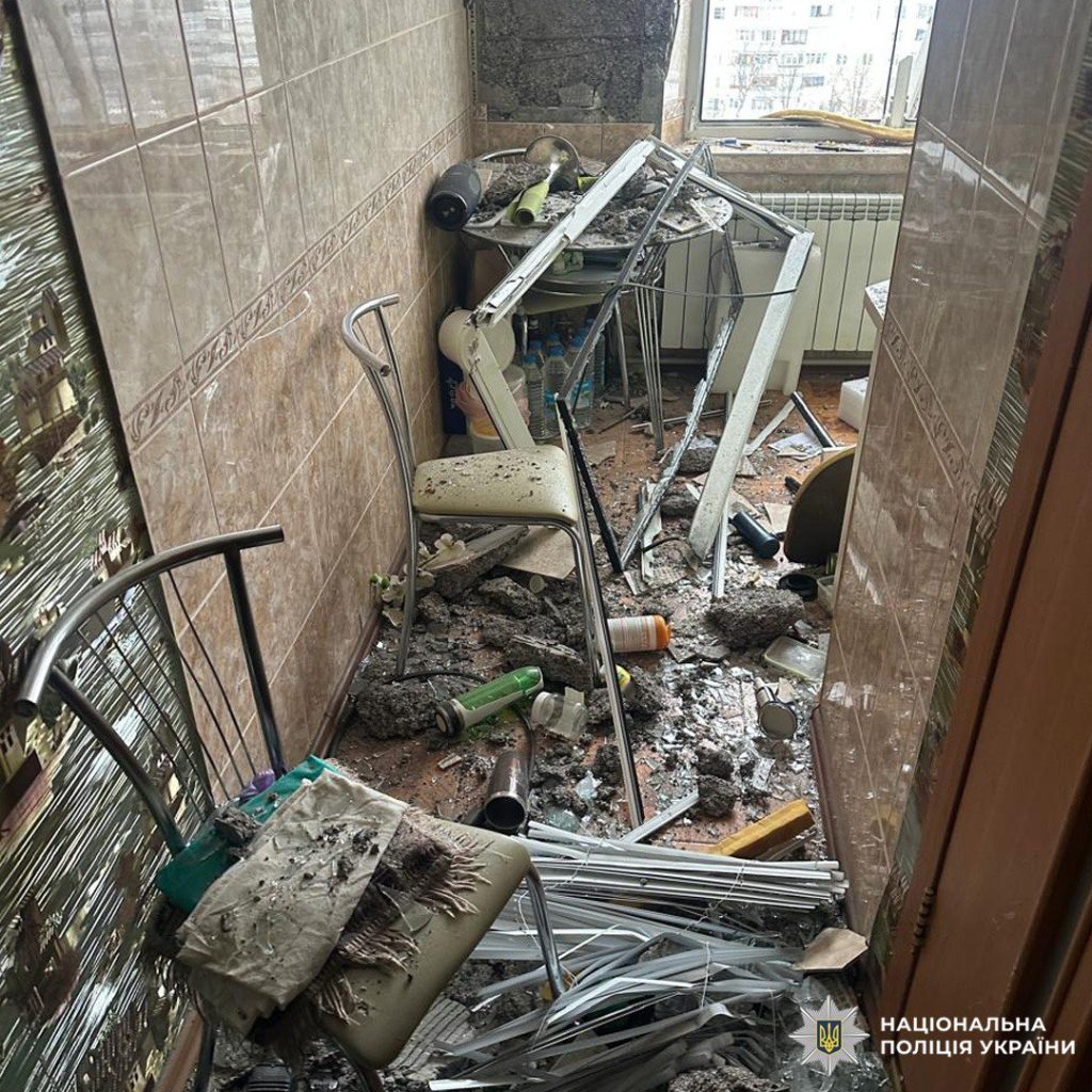 ворог атакує Харків дронами: зафіксовано влучання у кількох районах міста 4