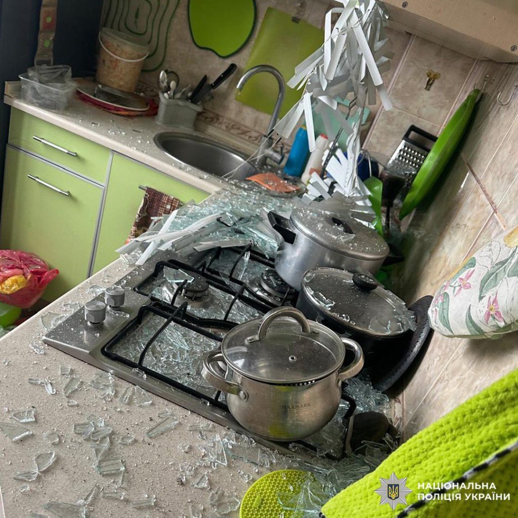 ворог атакує Харків дронами: зафіксовано влучання у кількох районах міста 3