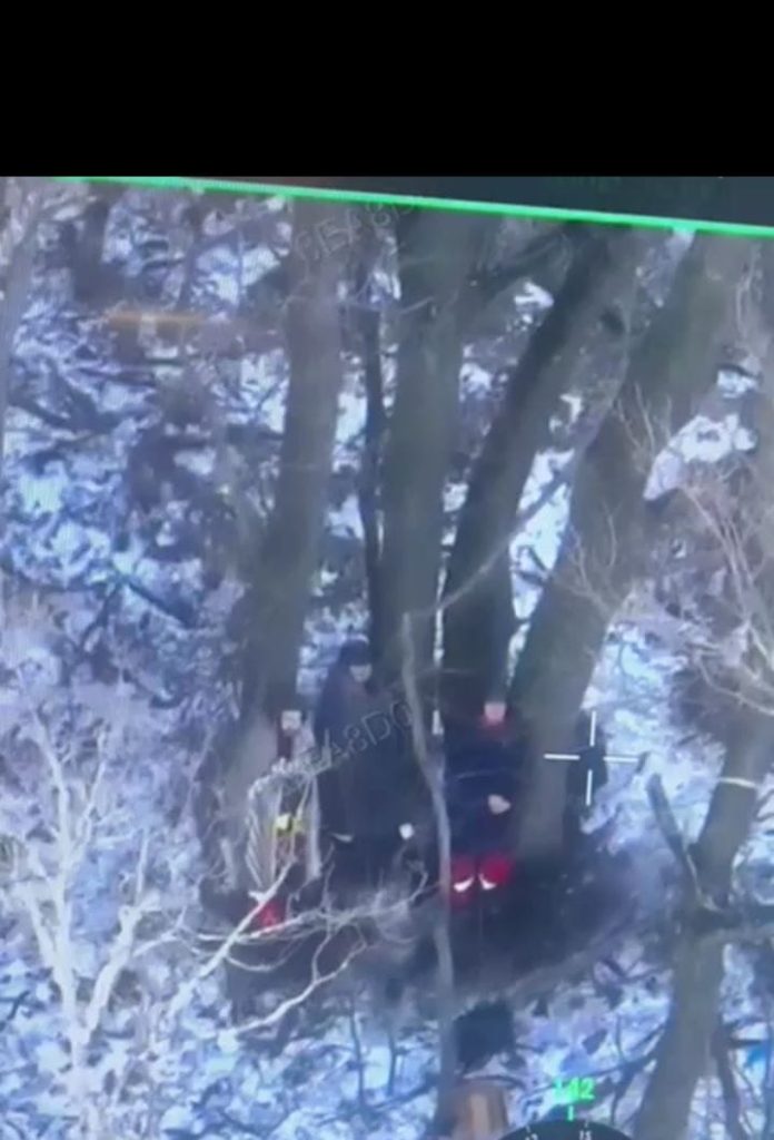 На Куп‘янщині медики швидкої рятувалася пішки через атаку дронів На Куп‘янщині медики швидкої рятувалася пішки через атаку дронів