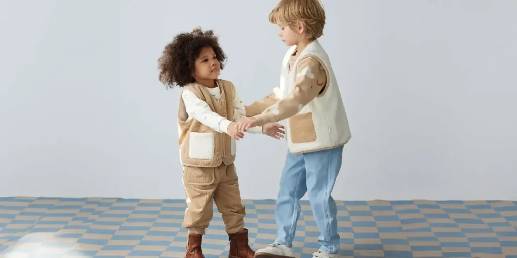 Готуємося до активного сезону: як підготувати дитячий гардероб до весняних прогулянок Готуємося до активного сезону: як підготувати дитячий гардероб до весняних прогулянок