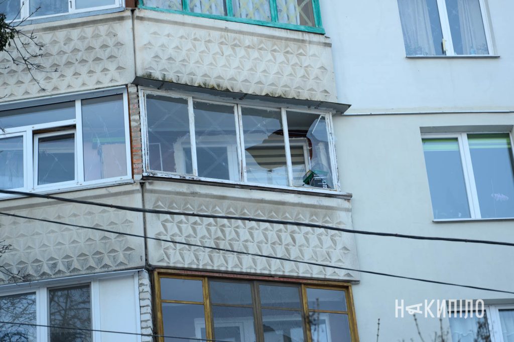 ворожий дрон зачепився за дерева. Фоторепортаж 15