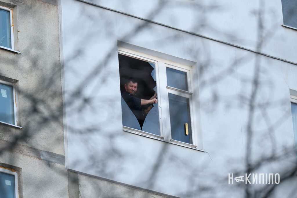 ворожий дрон зачепився за дерева. Фоторепортаж 8