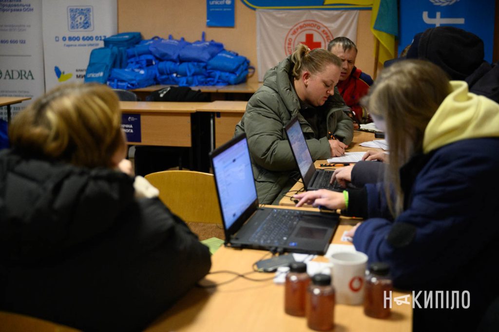 Як працює транзитний центр для евакуйованих у Харкові. Фото Як працює транзитний центр для евакуйованих у Харкові. Фото