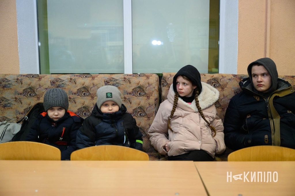 Як працює транзитний центр для евакуйованих у Харкові. Фото Як працює транзитний центр для евакуйованих у Харкові. Фото