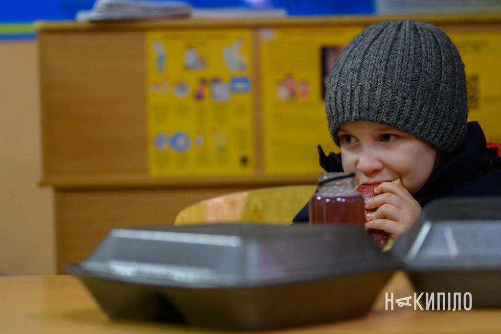 Як працює транзитний центр для евакуйованих у Харкові. Фото Як працює транзитний центр для евакуйованих у Харкові. Фото