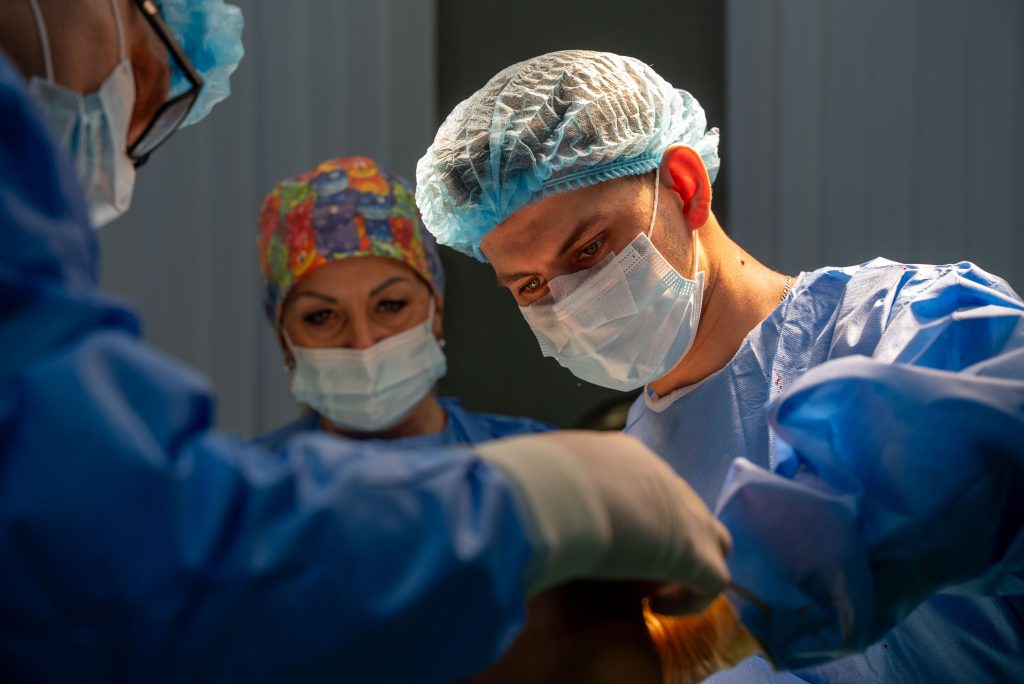 Історія порятунку бійця Артема із Часового Яру Лікарі, харківський шпиталь, операція.