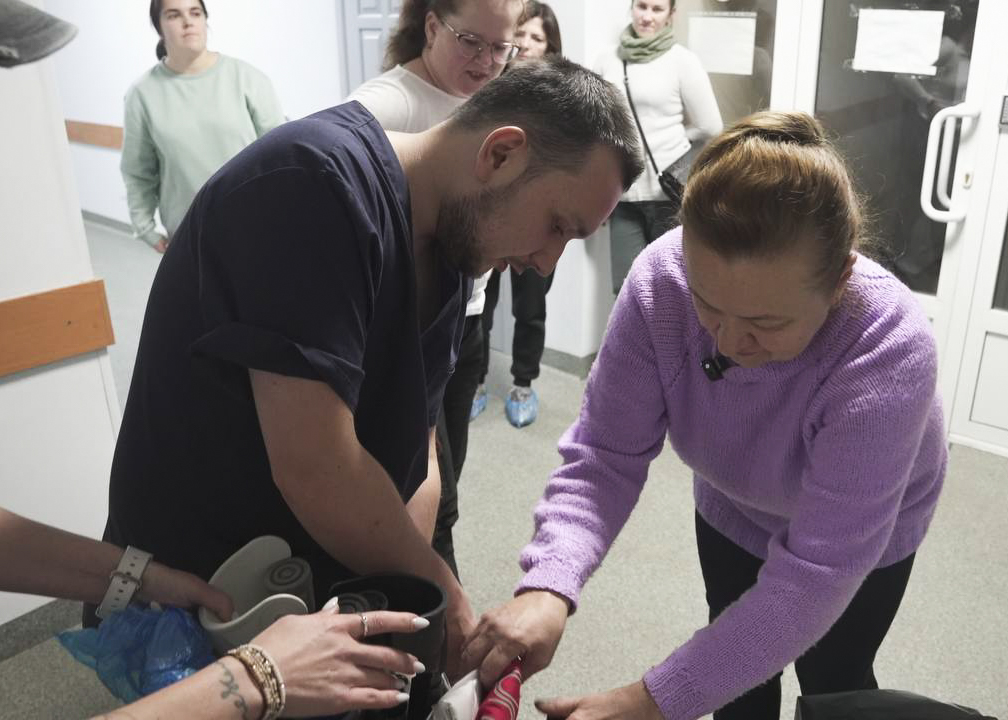 «Швейна рота» — волонтерки, які шиють одяг для поранених 2