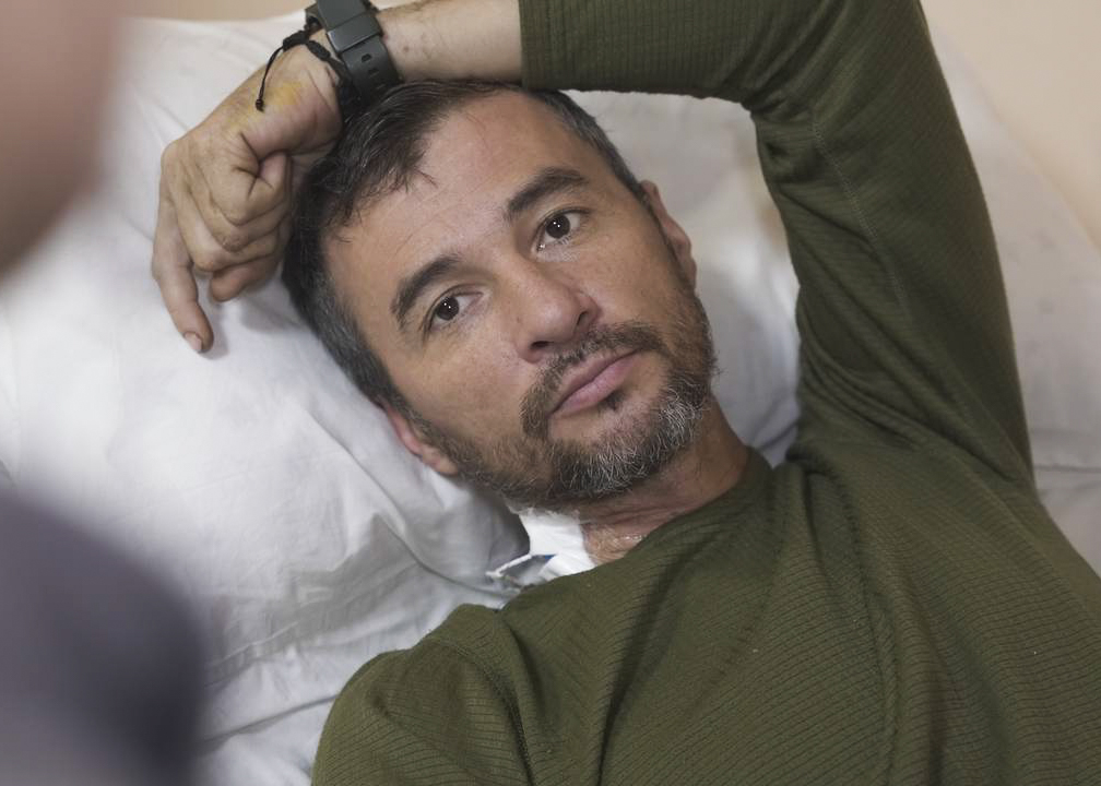 «Швейна рота» — волонтерки, які шиють одяг для поранених 4 поранений в шпиталі