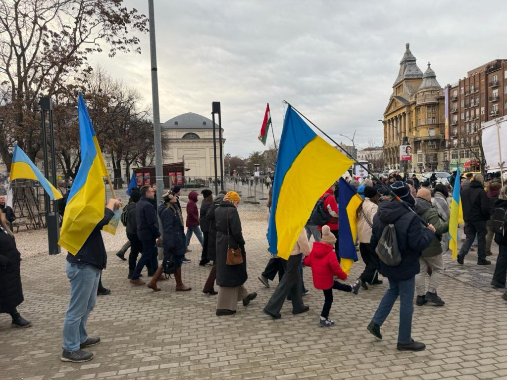 У Будапешті триває Хода солідарності з Україною. Фото У Будапешті триває Хода солідарності з Україною. Фото