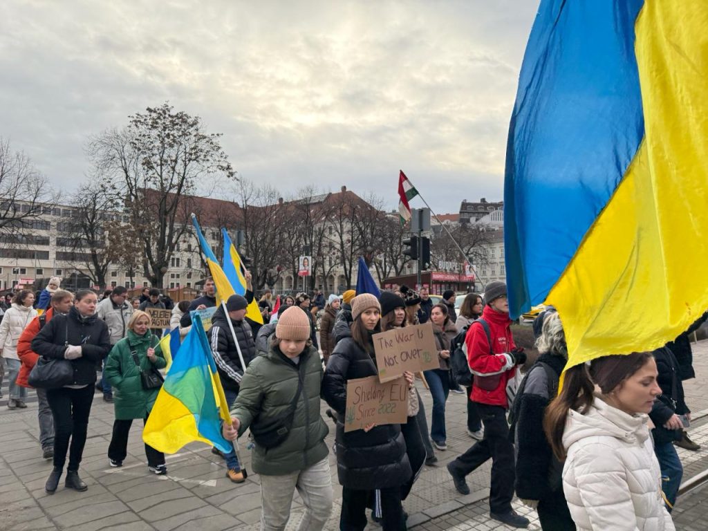 У Будапешті триває Хода солідарності з Україною. Фото У Будапешті триває Хода солідарності з Україною. Фото