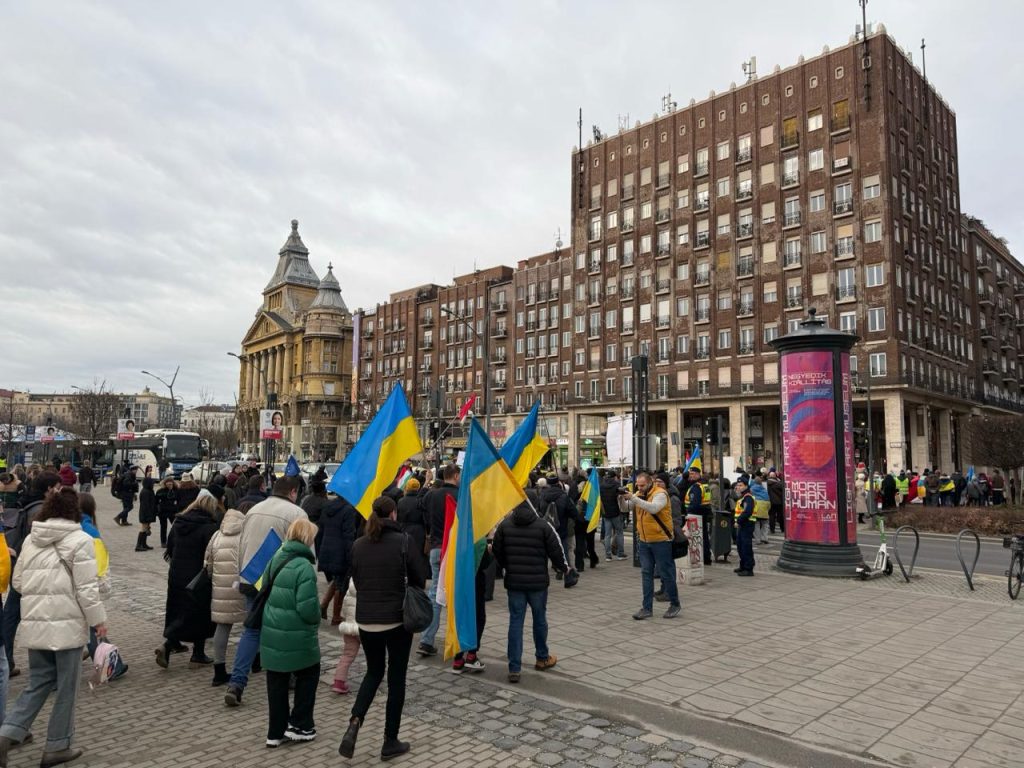 У Будапешті триває Хода солідарності з Україною. Фото У Будапешті триває Хода солідарності з Україною. Фото