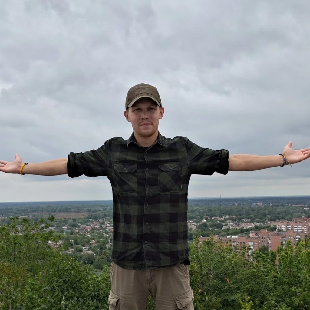 «Багато речей цінуєш більше, коли втрачаєш». Історія офіцера НГУ, звільненого з полону «Багато речей цінуєш більше, коли втрачаєш». Історія офіцера НГУ, звільненого з полону