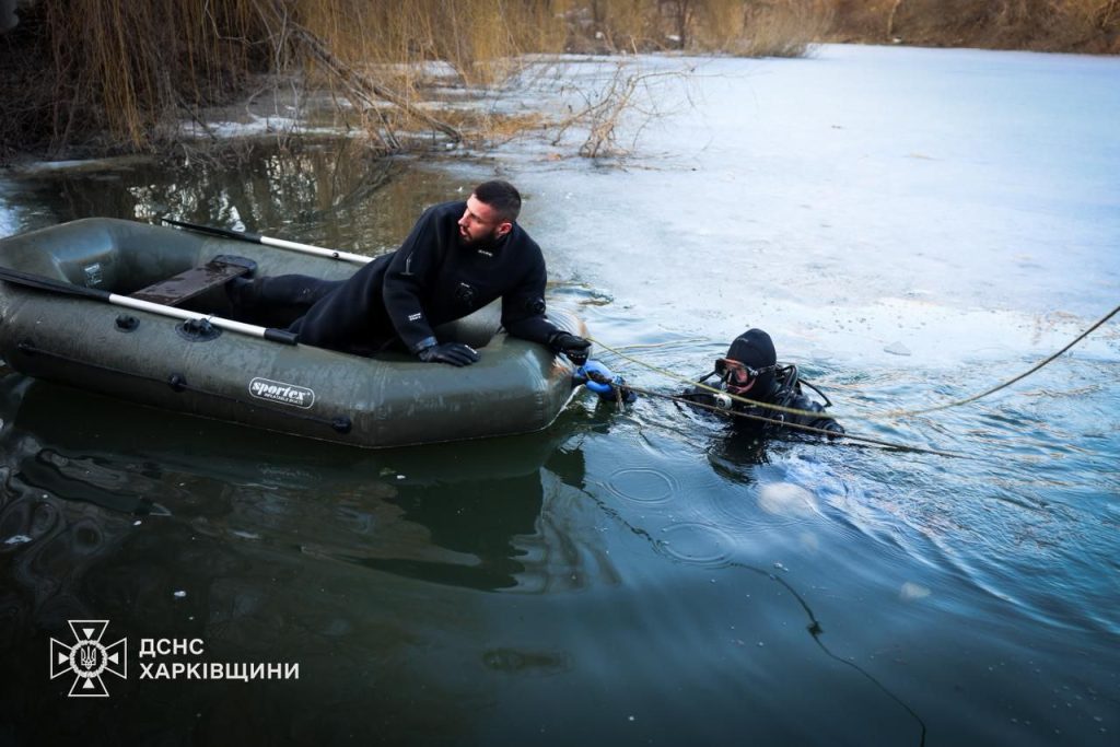 В Харкові під кригу провалилися шестеро дітей: двоє загинули В Харкові під кригу провалилися шестеро дітей: двоє загинули
