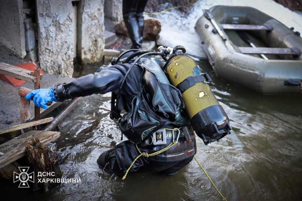 В Харкові під кригу провалилися шестеро дітей: двоє загинули В Харкові під кригу провалилися шестеро дітей: двоє загинули