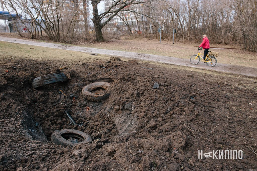 росіяни вдарили по Харкову «шахедами». Фоторепортаж Наслідки прильоту шахеда 16 березня 2026 року, фото: Пахоменко Павло