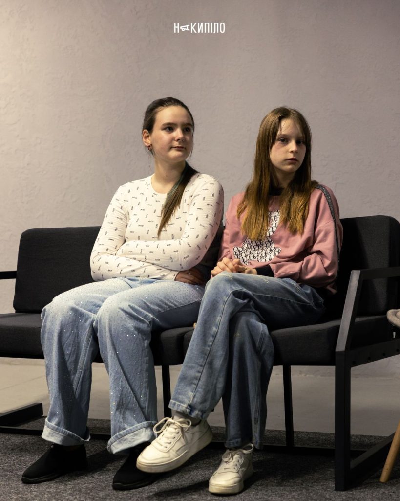 Олександра Коцюбайло розповідає підліткам про своє бачення свята 8 березня Олександра Коцюбайло, фонд CODEIT4LIFE, Новопокровка