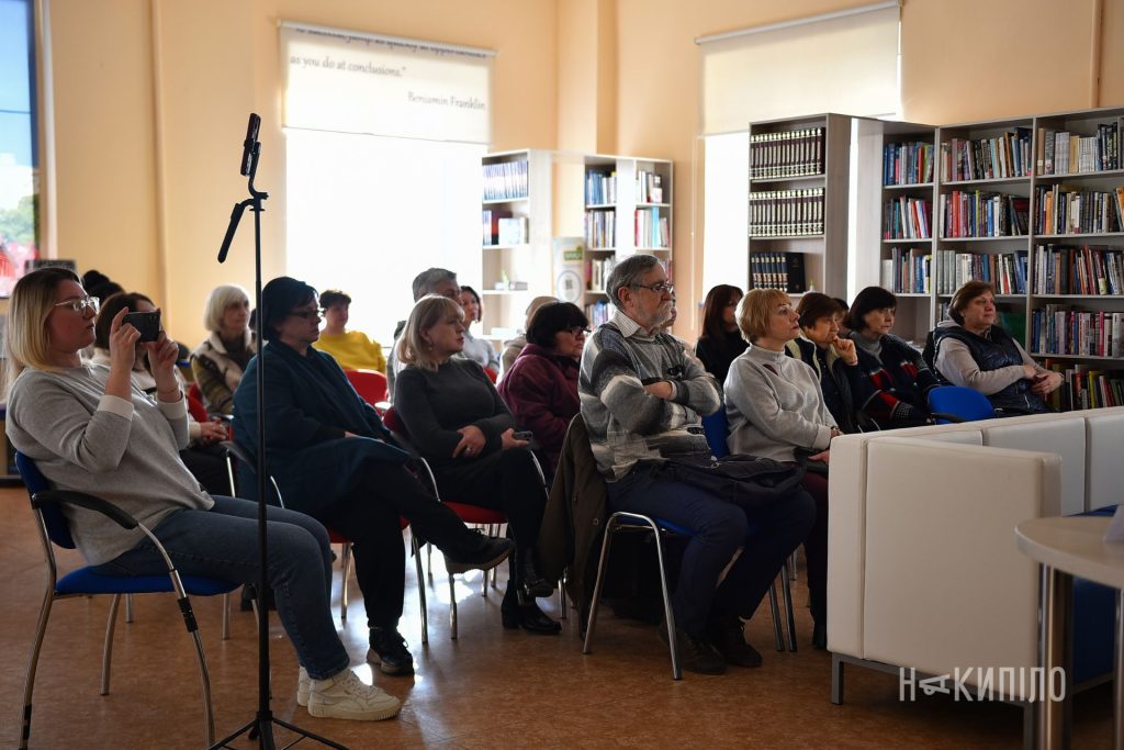 У Харкові пройшла презентація книги Юрія Шевельова «Новітня літературна мова» Вікно в Америку, презентація книги Юрія Шевельова «Новітня літературна мова», Каразінський університет