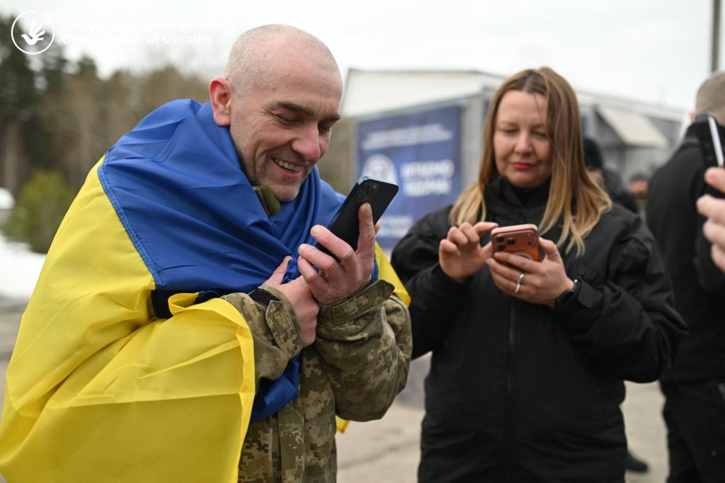 Ще 300 українських захисників звільнені з російського полону Ще 300 українських захисників звільнені з російського полону