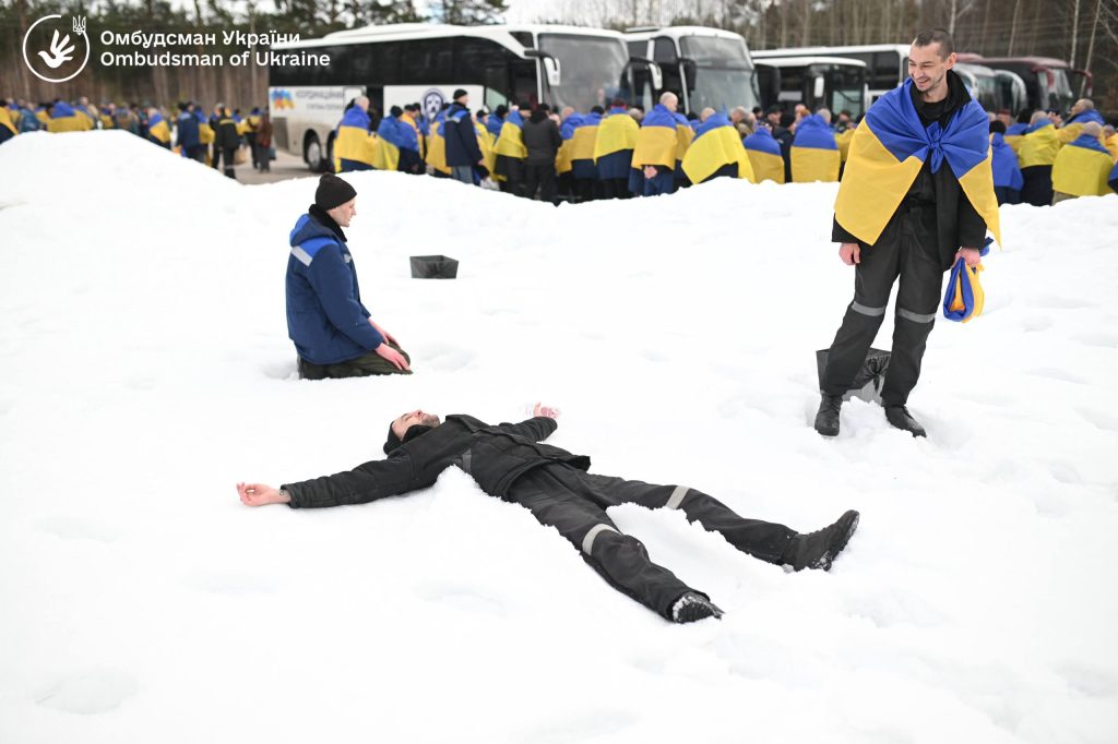 Ще 300 українських захисників звільнені з російського полону Ще 300 українських захисників звільнені з російського полону