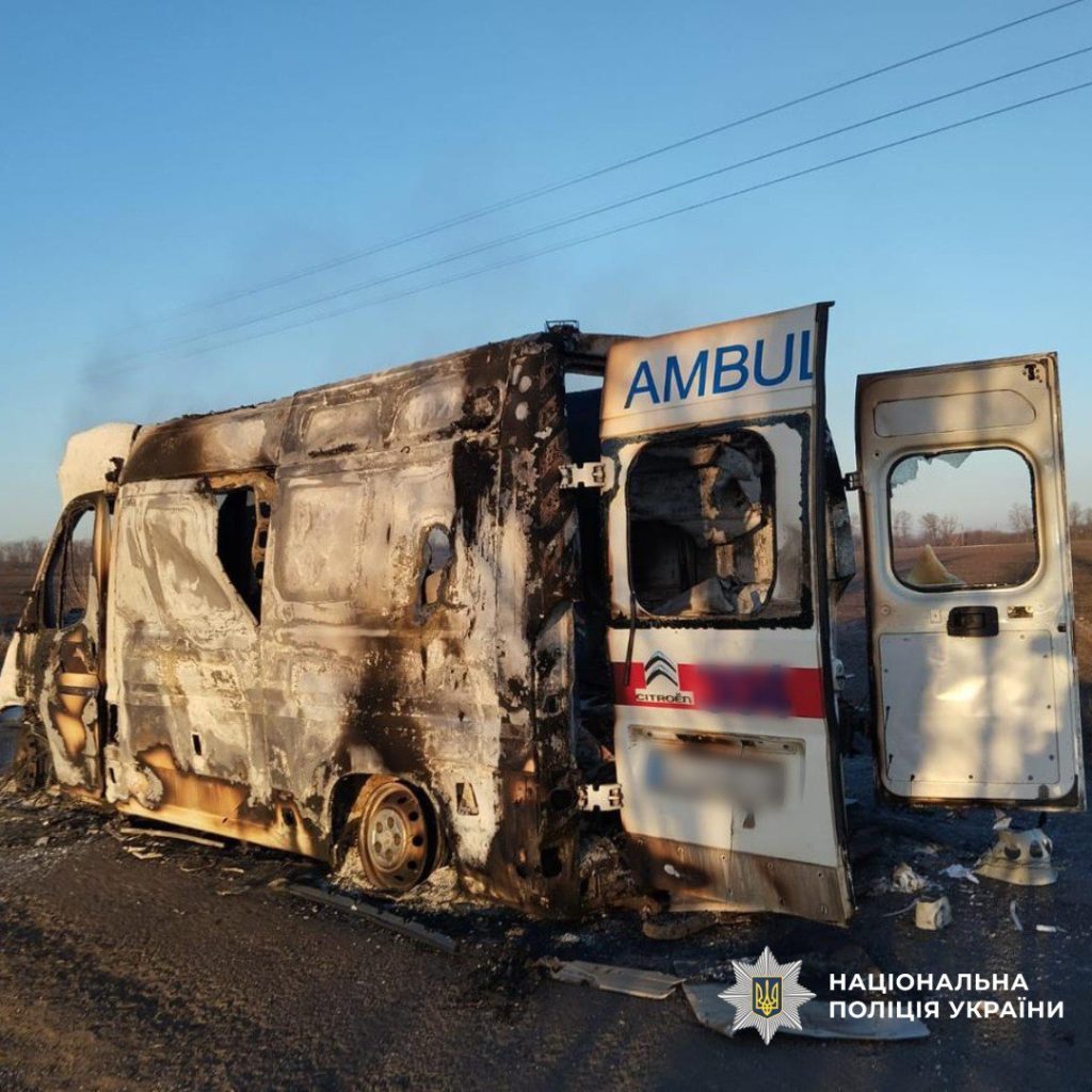 На Купʼянщині FPV-дрон атакував бригаду медиків, яка раніше вже потрапляла під обстріл На Купʼянщині FPV-дрон атакував бригаду медиків, яка раніше вже потрапляла під обстріл