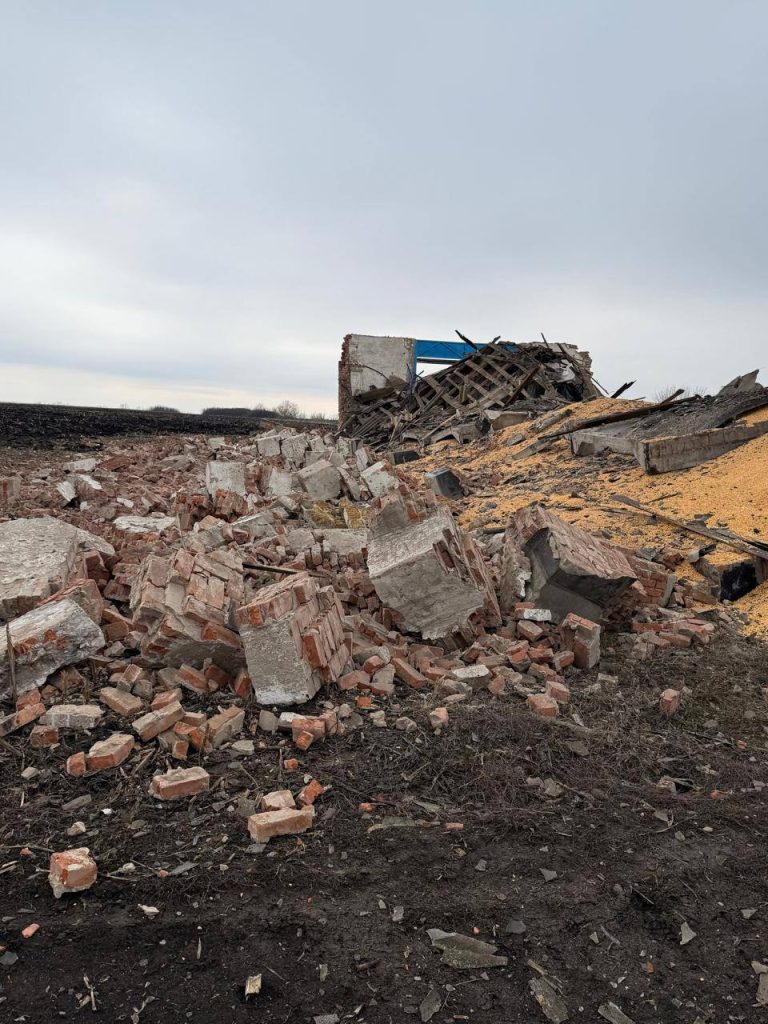 БпЛА зруйнував зерносховище у Печенізькій громаді БпЛА зруйнував зерносховище у Печенізькій громаді