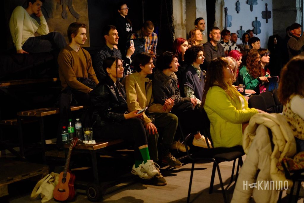 Як LitSlamUA презентував журнал-альманах харківської слем-поезії Як LitSlamUA презентував журнал-альманах харківської слем-поезії