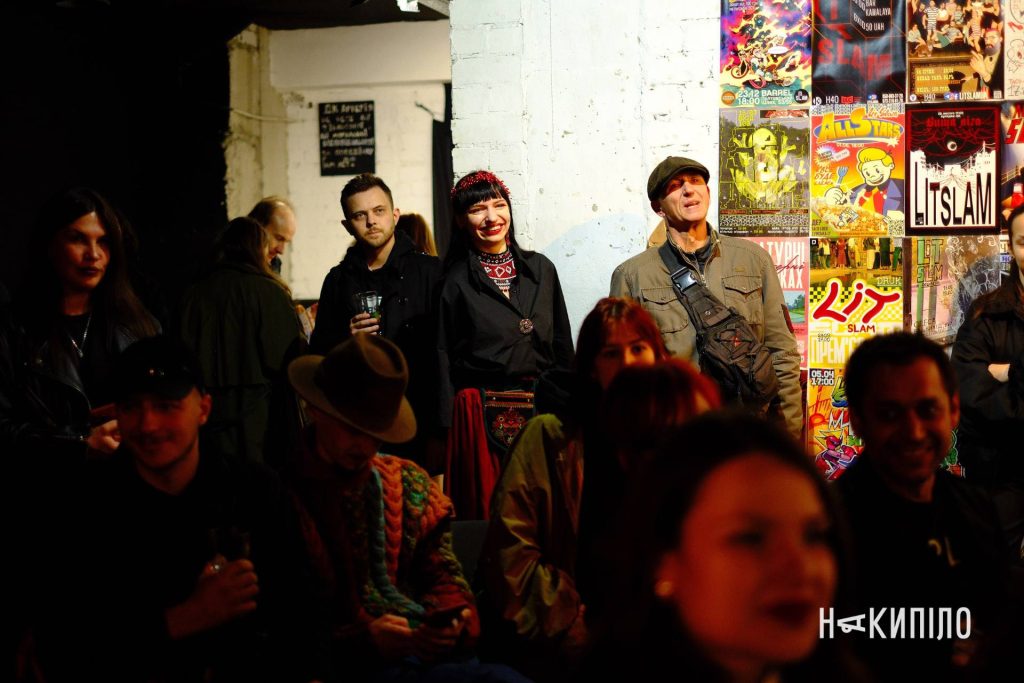 Як LitSlamUA презентував журнал-альманах харківської слем-поезії Як LitSlamUA презентував журнал-альманах харківської слем-поезії