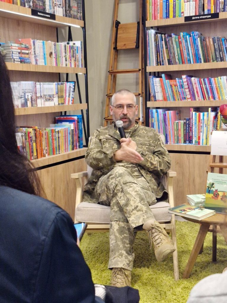 «Мій роман — фентезі про українців, яким просто дали пожити», — Віктор Шепелєв «Мій роман — фентезі про українців, яким просто дали пожити», — Віктор Шепелєв