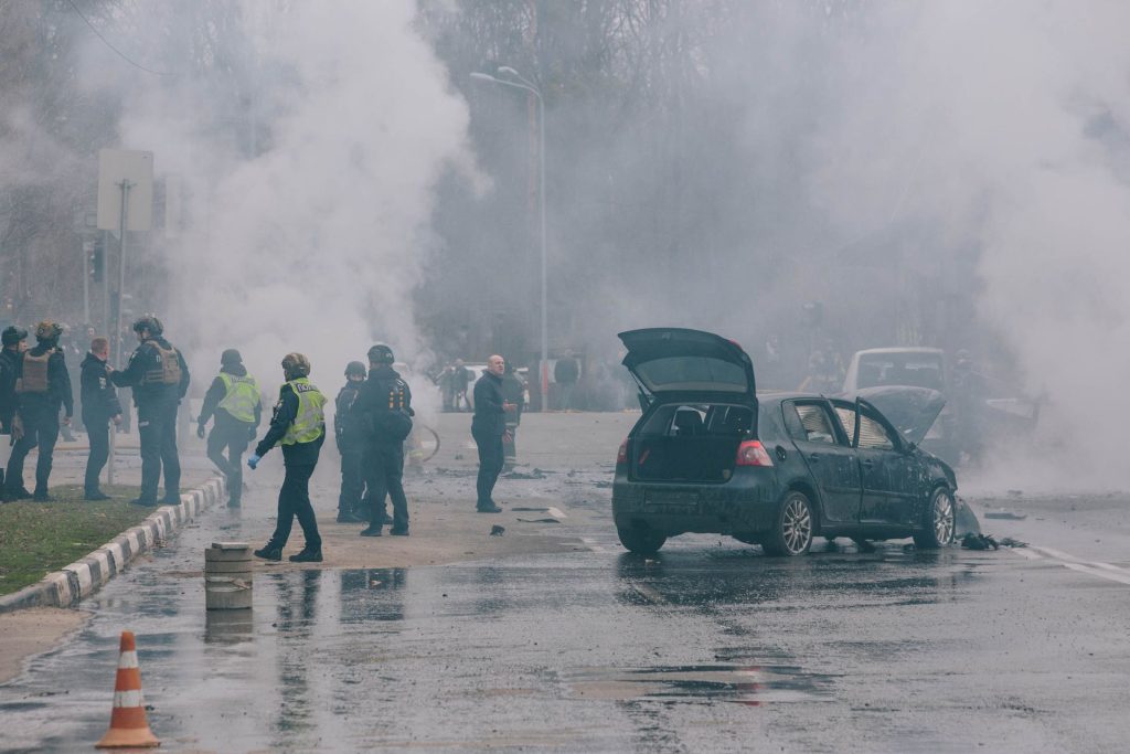 Згорілі авто і загиблий. Фоторепортаж з місця атаки дрону по Харкову Атака дрону 3 квітня. ФОто: Павло Пахоменко