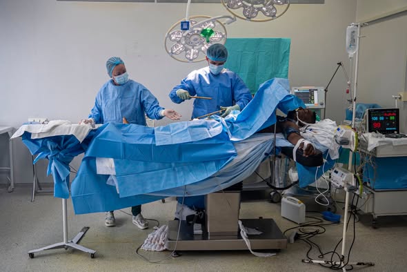 У пораненого бійця в нозі виявили протитанкову гранату У пораненого бійця в нозі виявили протитанкову гранату