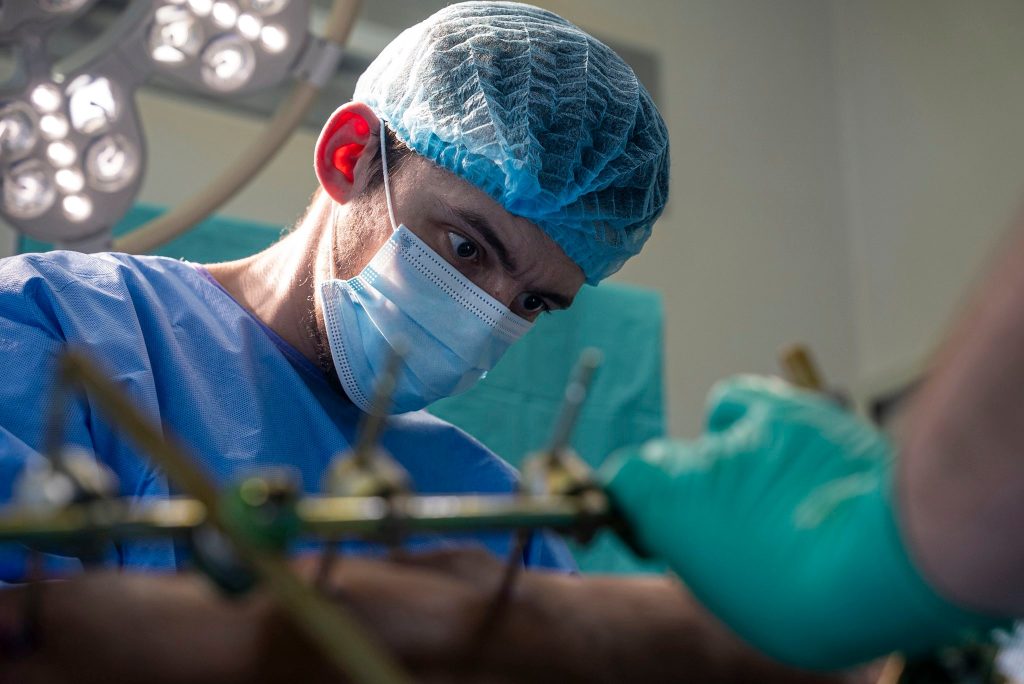 У пораненого бійця в нозі виявили протитанкову гранату У пораненого бійця в нозі виявили протитанкову гранату