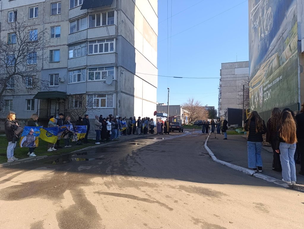 У Златополі відбувся автопробіг на честь загиблого бойового медика Микити Чимшита У Златополі відбувся автопробіг на честь загиблого бойового медика Микити Чимшита