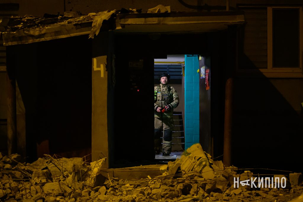 «Молнія» знищила квартиру в Харкові. Фото молнія, приліт, Харків, 1 квітня 2026 року. Фото: Ігор Лептуга