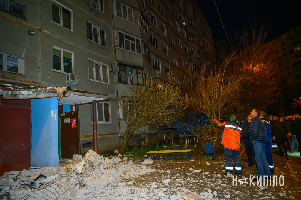 «Молнія» знищила квартиру в Харкові. Фото молнія, приліт, Харків, 1 квітня 2026 року. Фото: Ігор Лептуга