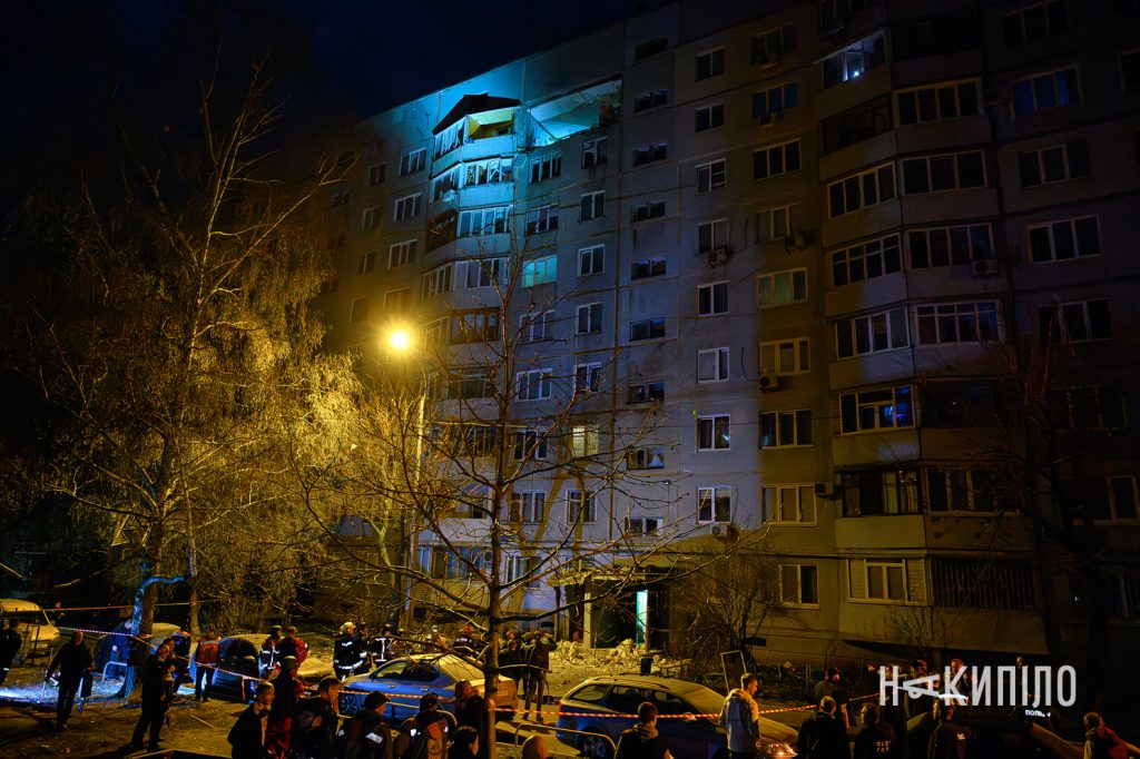 «Молнія» знищила квартиру в Харкові. Фото молнія, приліт, Харків, 1 квітня 2026 року. Фото: Ігор Лептуга