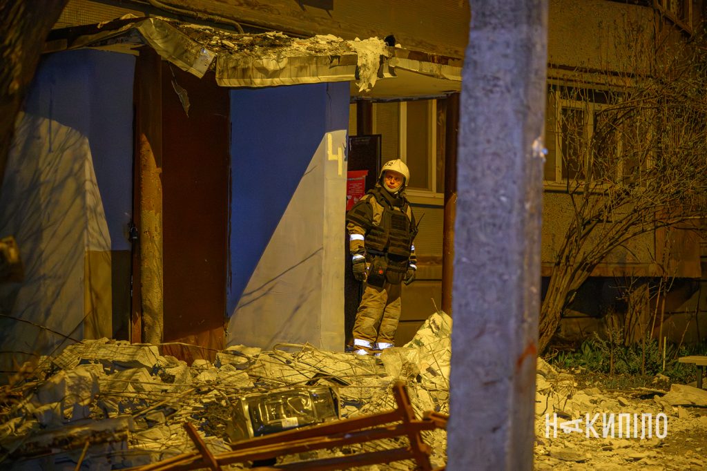 «Молнія» знищила квартиру в Харкові. Фото молнія, приліт, Харків, 1 квітня 2026 року. Фото: Ігор Лептуга