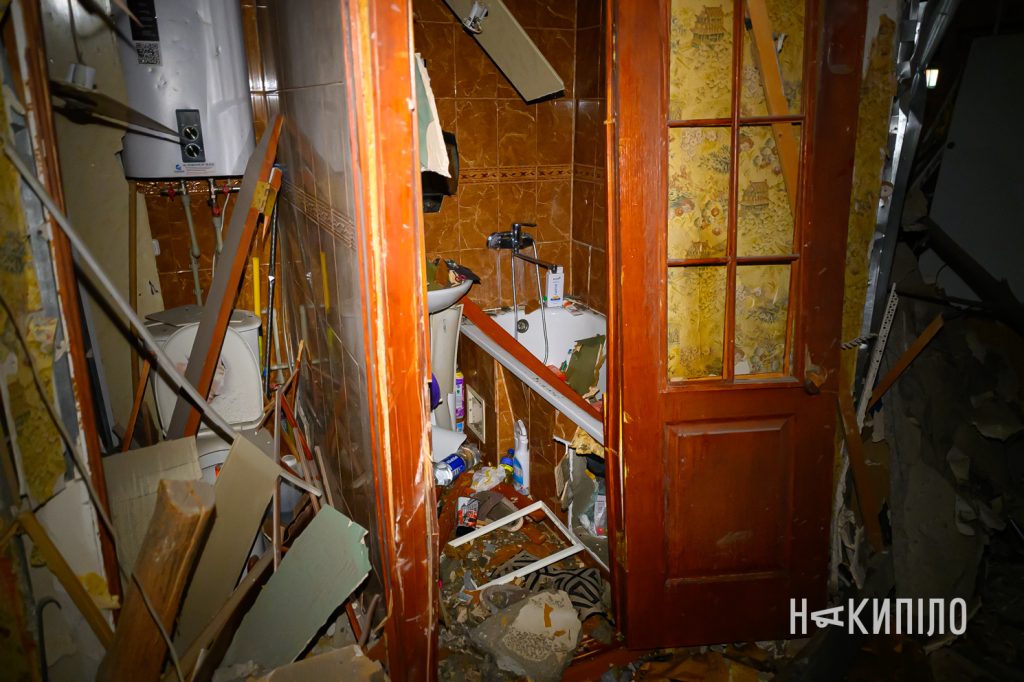 «Молнія» знищила квартиру в Харкові. Фото молнія, приліт, Харків, 1 квітня 2026 року. Фото: Ігор Лептуга