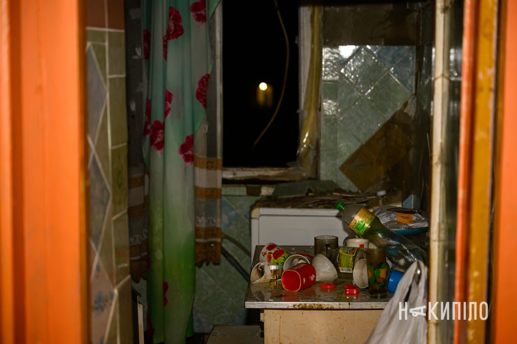 «Молнія» знищила квартиру в Харкові. Фото молнія, приліт, Харків, 1 квітня 2026 року. Фото: Ігор Лептуга