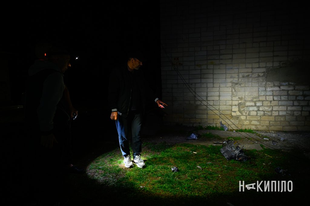 Дрон ударив біля гуртожитків у Харкові Наслідки влучання шахеда у Харкові 4 квітня 2026 року, фото:Лептуга Ігор