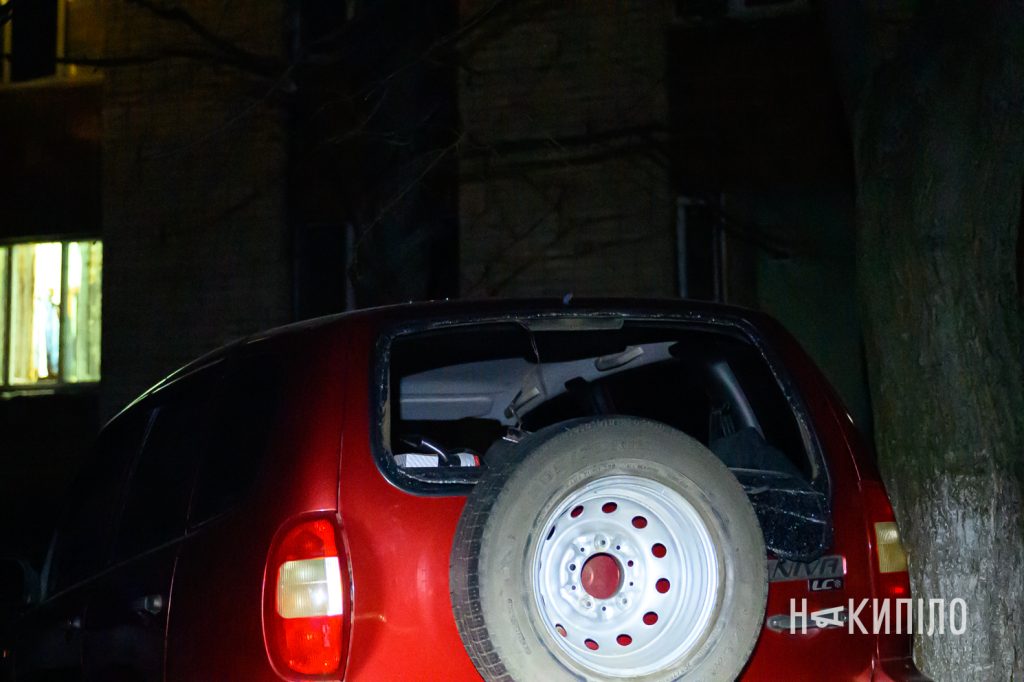 Дрон ударив біля гуртожитків у Харкові Наслідки влучання шахеда у Харкові 4 квітня 2026 року, фото:Лептуга Ігор