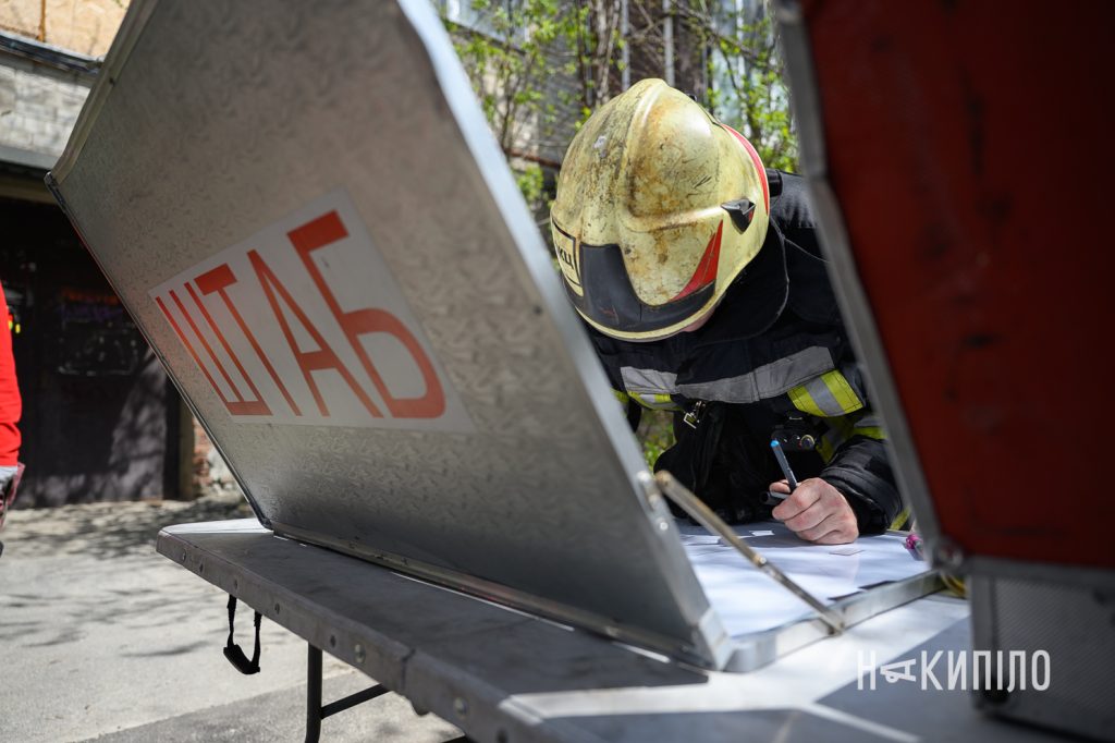 Наслідки ворожого удару по Харкову. Фоторепортаж